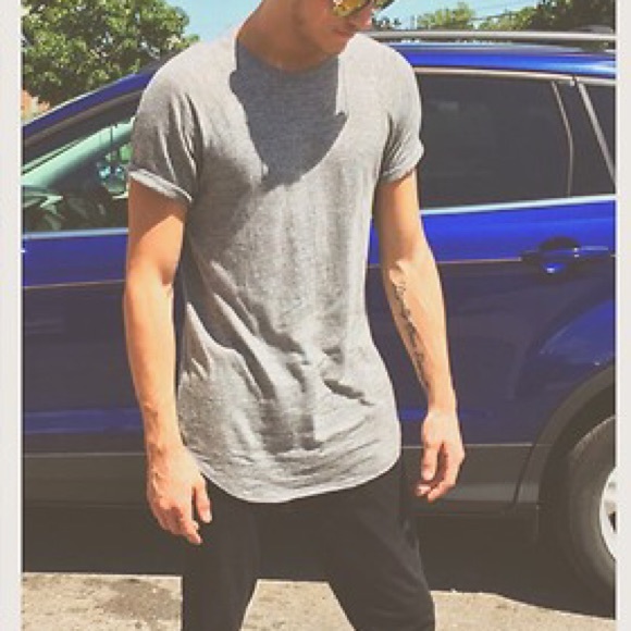 Gray longer length tee on the byas sz M NWOT - Picture 7 of 7